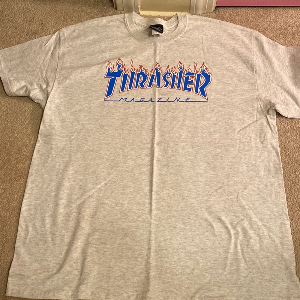 🌸 Mens Thrasher shirt. Size XL!